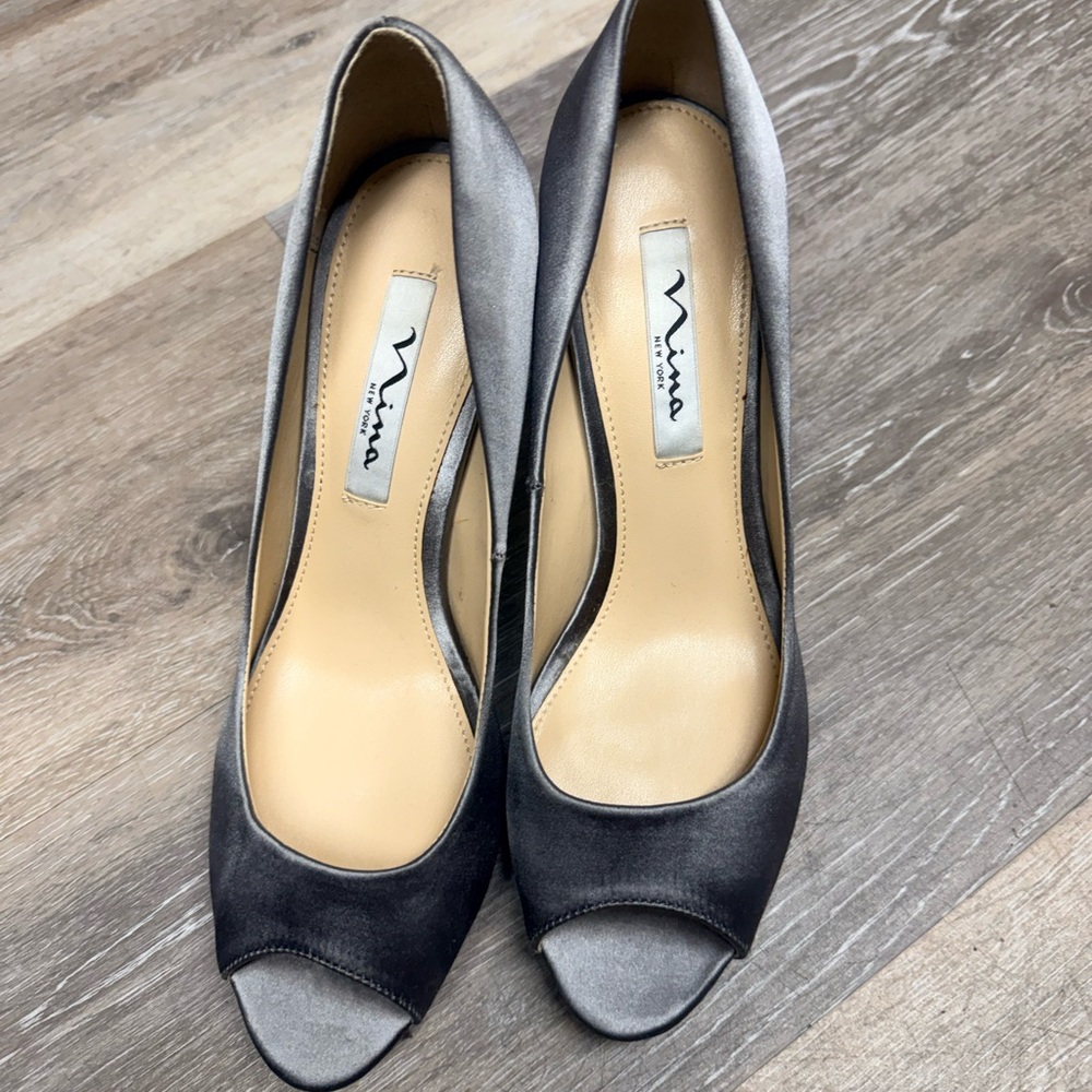 Nina Slip On Peep Toe Gray Tones Size 9M Cuban Heel Leather Womens